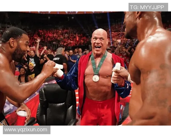 足球明星跨界挑战参加WWE摔跤赛展现全新魅力与实力